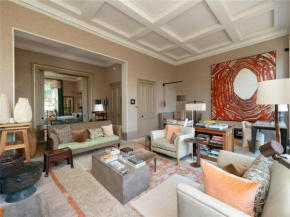 Villa with heated pool, gym